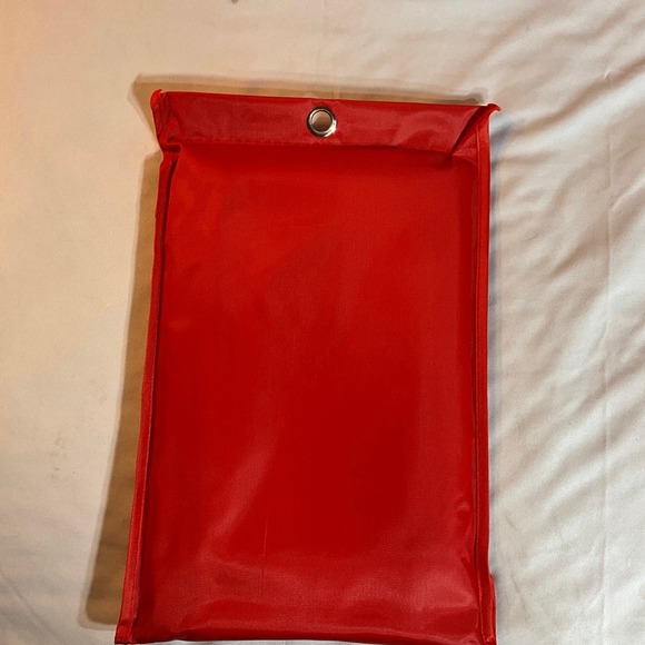 “First Response Fire Blanket: 40x40 Fiberglass Protection” - Picture 3 of 5
